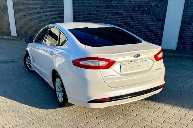 Ford Mondeo cena 51900 przebieg: 187000, rok produkcji 2018 z Stary Sącz małe 562